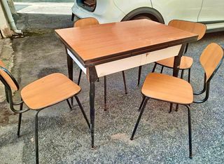 Tavolo e 4 sedie vintage formica allungabile