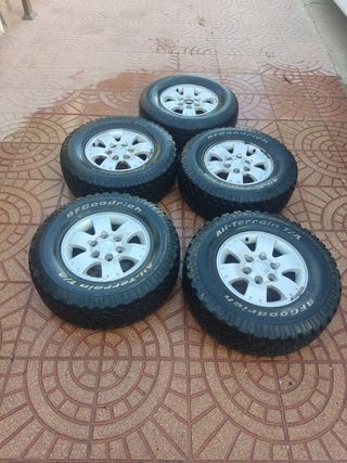 5 Ruedas Mitsubishi Montero 265/70 R16 