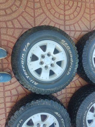 5 Ruedas Mitsubishi Montero 265/70 R16 