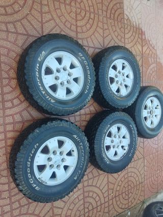 5 Ruedas Mitsubishi Montero 265/70 R16 