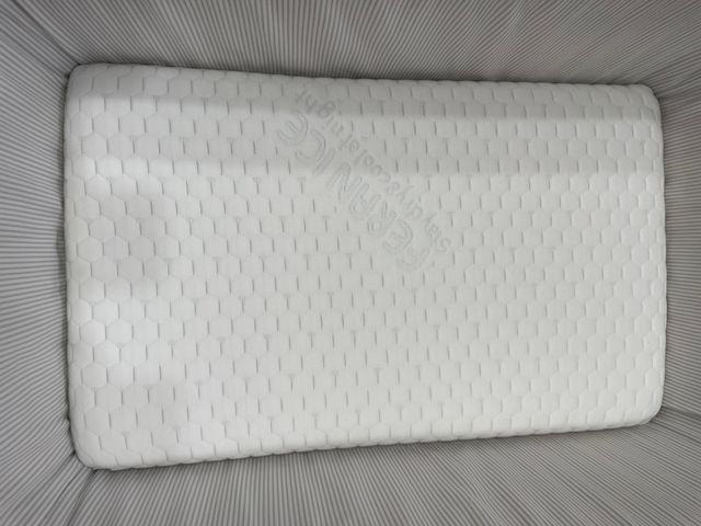 Mini cuna para bebé con ruedas