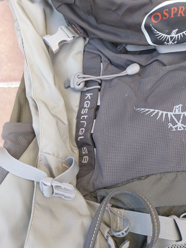 Mochila Osprey Kestrel 58 Gris/Verde