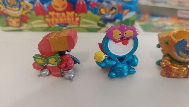 Superthings Team Terrible Caja Metálica