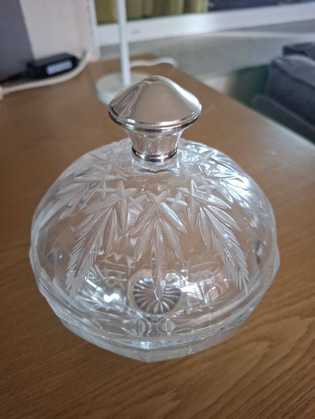 Bombonera cristal y plata tallada Tengo 2