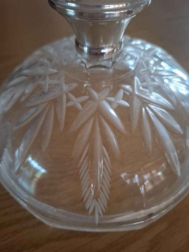 Bombonera cristal y plata tallada Tengo 2