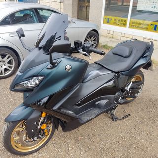Yamaha T-Max Tech Max 560
Maxi scooter 