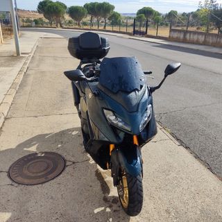 Yamaha T-Max Tech Max 560
Maxi scooter 