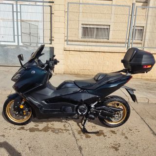Yamaha T-Max Tech Max 560
Maxi scooter 