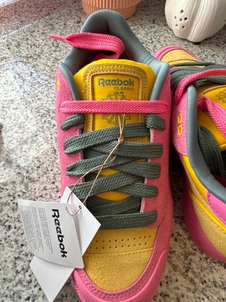 Zapatillas Reebok Classic Rosa y Amarillo