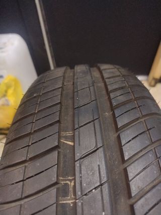 Neumático Dunlop 175/65 R14