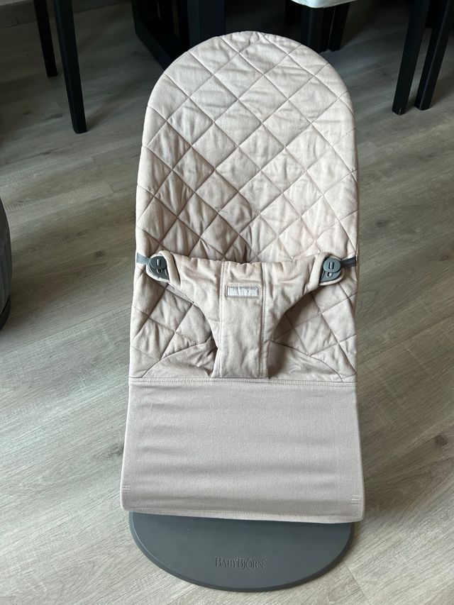 Hamaca BabyBjörn con juguete y caja