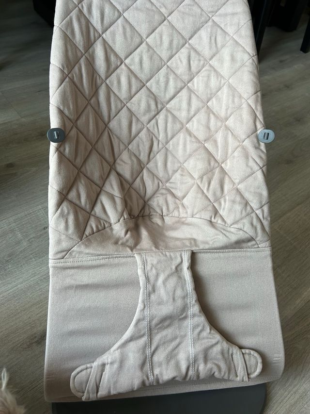 Hamaca BabyBjörn con juguete y caja