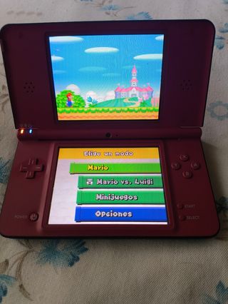 Nintendo DSi XL Roja edición Mario 