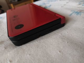 Nintendo DSi XL Roja edición Mario 