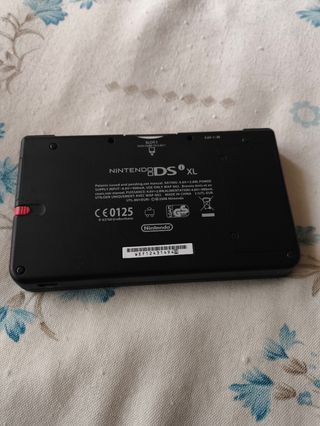 Nintendo DSi XL Roja edición Mario 