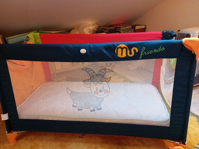 Cuna de viaje con colchón