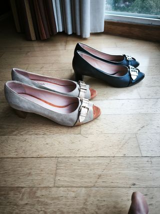 Zapatos de salón elegantes mujer. 