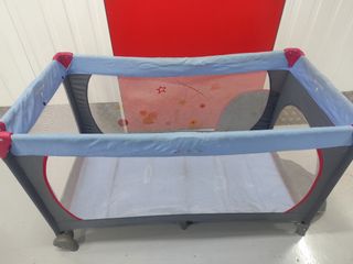 Cuna de viaje plegable