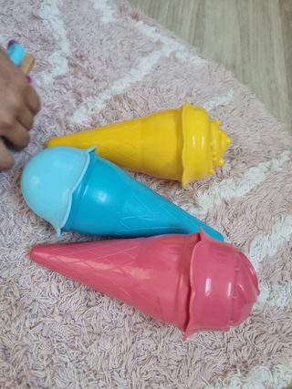 Cocinita de madera con accesorios