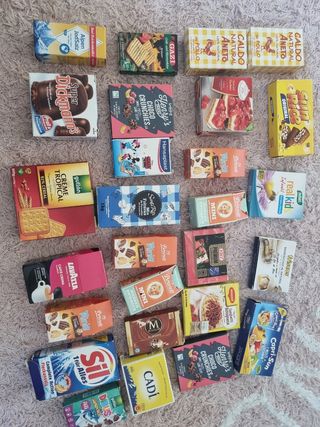 Cocinita de madera con accesorios