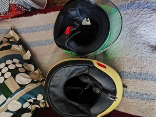 2 Cascos de moto