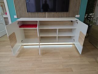 Aparador moderno blanco y madera