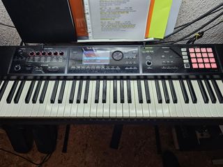 Teclado Roland FA-08
