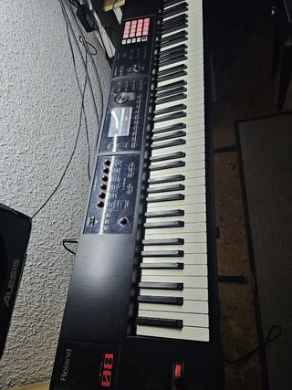 Teclado Roland FA-08