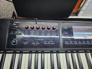 Teclado Roland FA-08