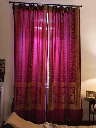 Tende Sari Indiane bordeaux e oro