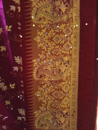 Tende Sari Indiane bordeaux e oro