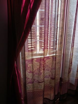 Tende Sari Indiane bordeaux e oro