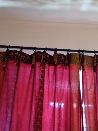 Tende Sari Indiane bordeaux e oro