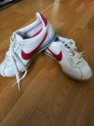 Nike Cortez mujer blancas y rojas