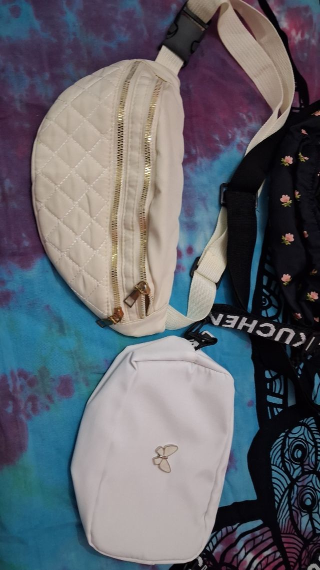 Bolsos de mano blancos y negros