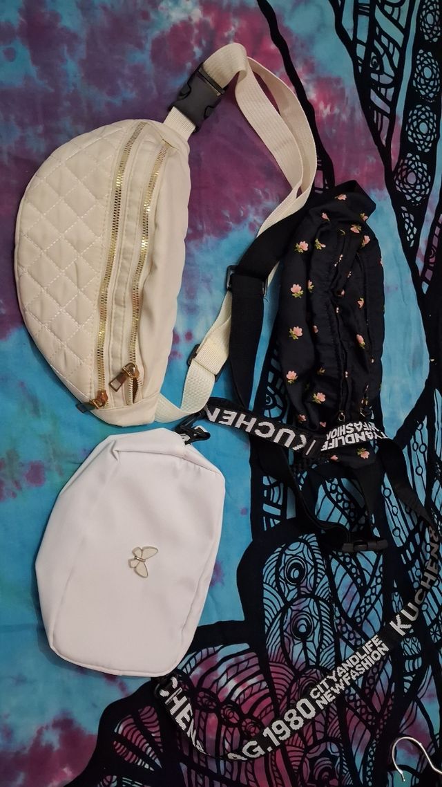 Bolsos de mano blancos y negros