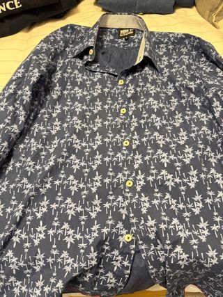 Camisa Naji Mago Estampada Palmeras Talla M