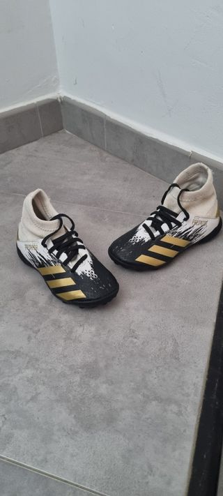 Botas de fútbol Adidas Predator niño del número 28