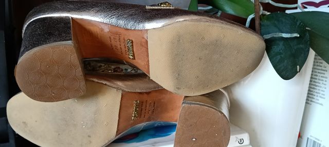 Zapatos Schutz Talla 39 Dorados
