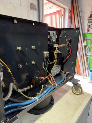 Máquina Soldar Sunarc Pro Mig 605. Trifasica 380V 