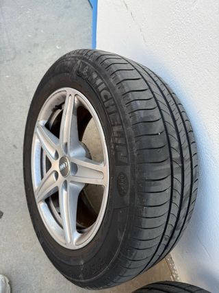 Llantas Audi A4 Hankook Michelin 205/60R16