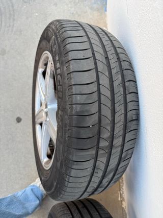 Llantas Audi A4 Hankook Michelin 205/60R16