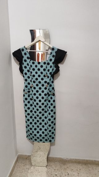 Vestido de lunares con botones