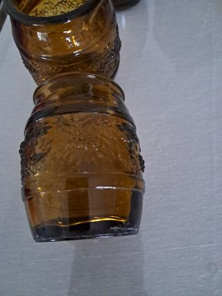 Set di bottiglie di liquore vintage in vetro ambrato