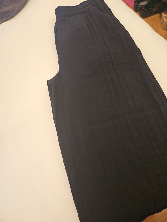 Pantalón negro Zara