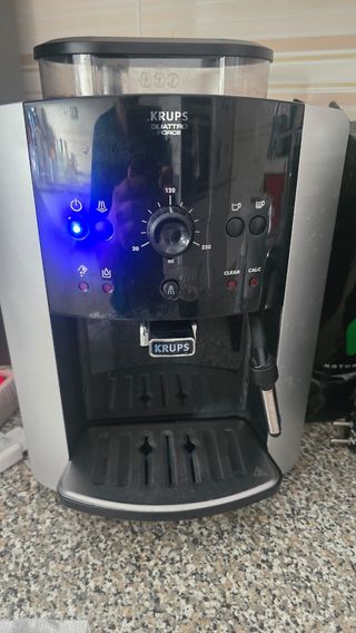 Cafetera Krups Super automática impoluta