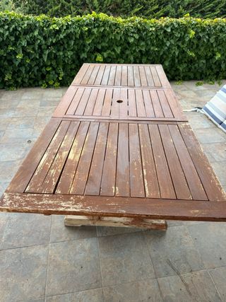 Mesa de jardín de madera