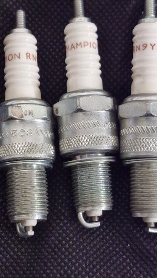 3 Candele Champion RN9YC