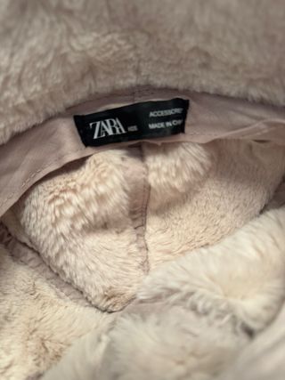 Gorro Zara niña pompón pelo