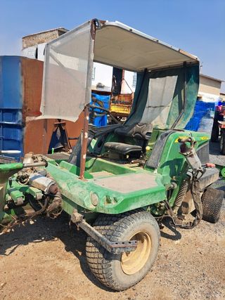 Lote 3 Cortacésped John Deere